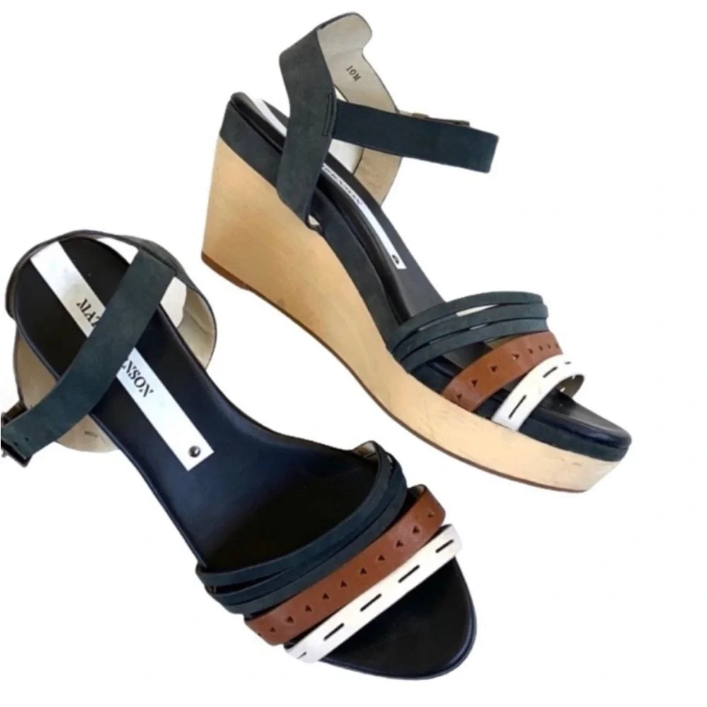 Bisbee Platform Sandal Size 11 / MATT BERNSON